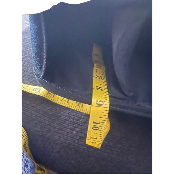 Eddie Bauer Gray Portable Spacious Shoulder Strap Zipper Closure Camera Case - Picture 5 of 12